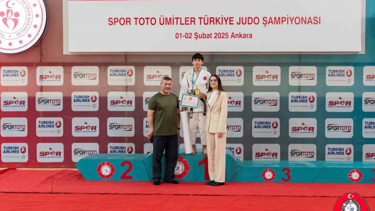 Trabzonlu sporcu şampiyon oldu