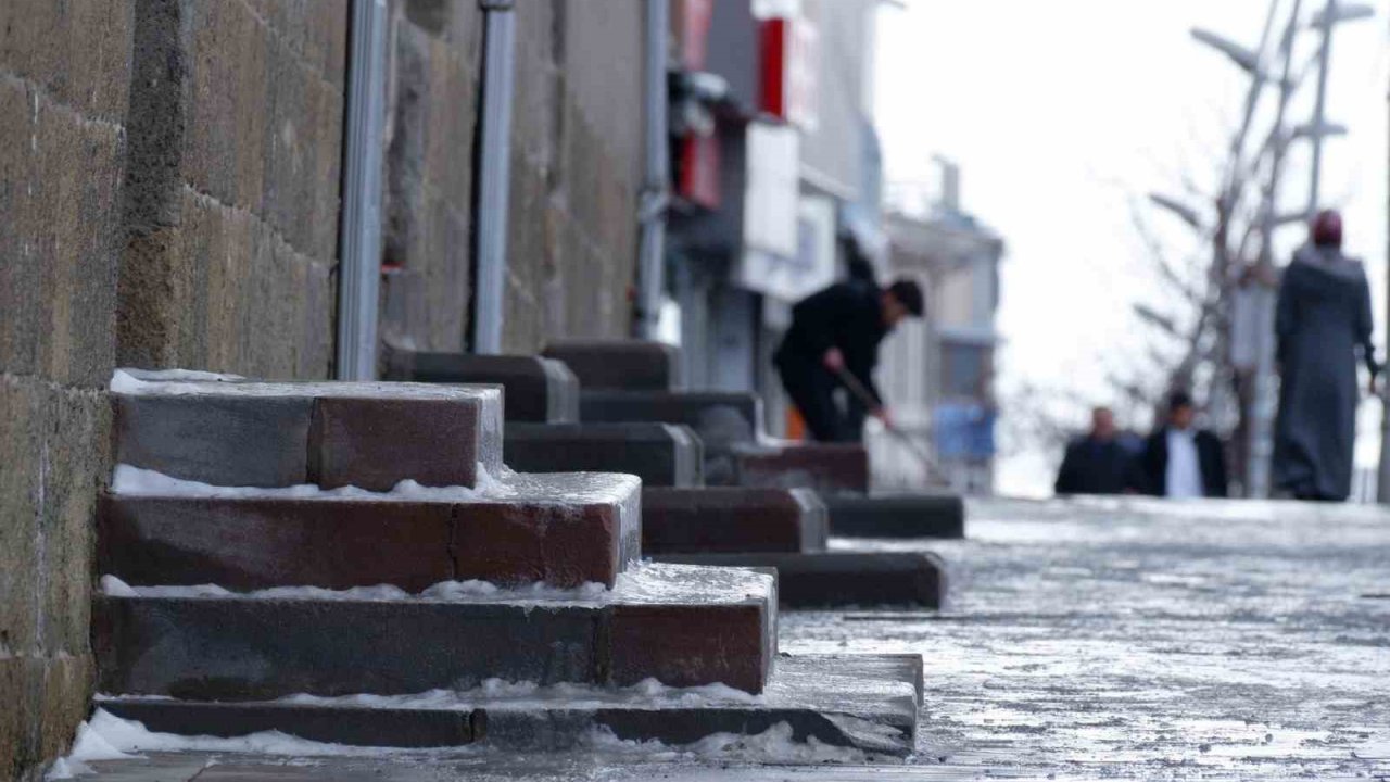 Soğuk rekoru yine Erzurum’da