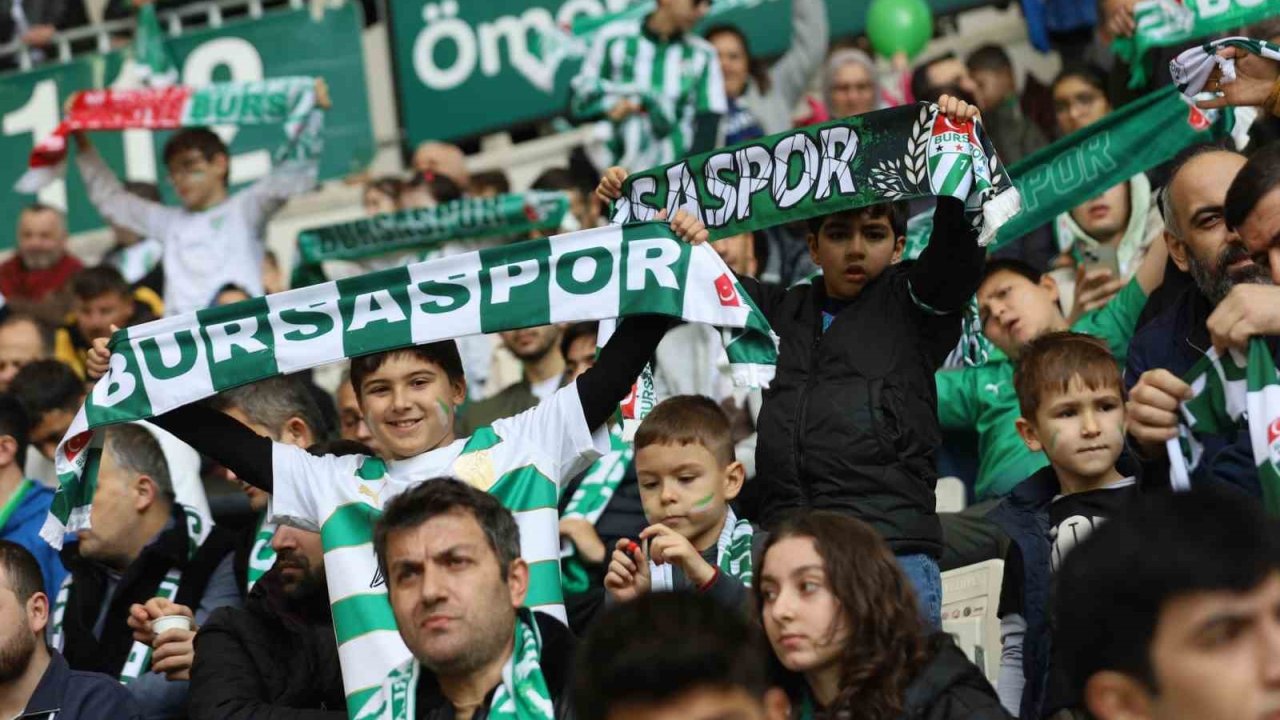 Çocuklar Bursaspor coşkusunu Büyükşehir’le yaşadı