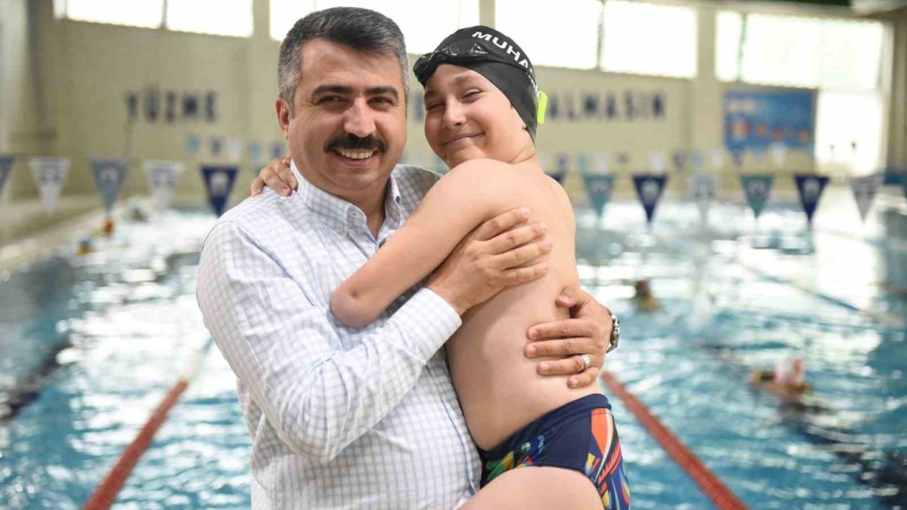 Tek koluyla şampiyonluğa kulaç atıyor