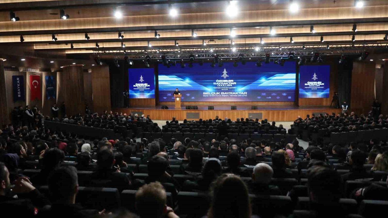 Özdemir Bayraktar Ödülleri sahiplerini buldu