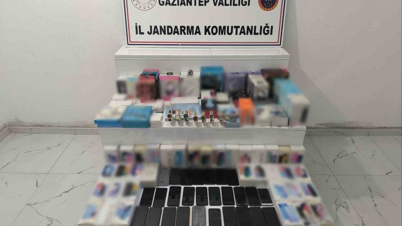 Gaziantep’te 1 milyon TL değerinde kaçak elektronik eşya ele geçirildi