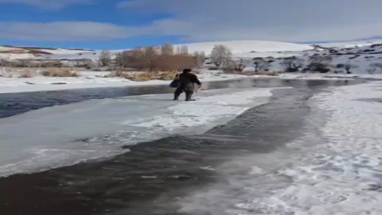 Buzu sal yapıp Çoruh’ta gezintiye çıktı