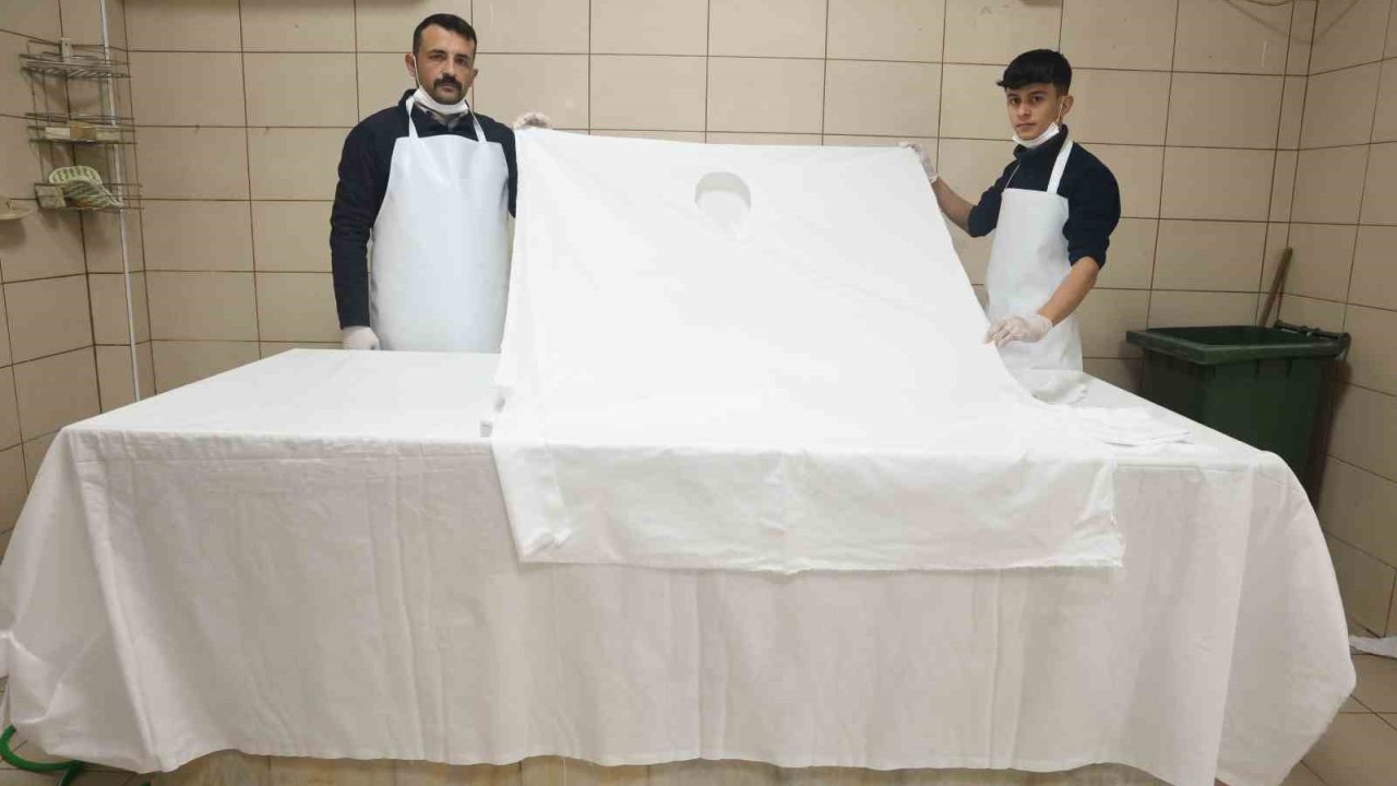 Depremin acı yükünü kaldıran gassallar yaşadıklarını anlattı