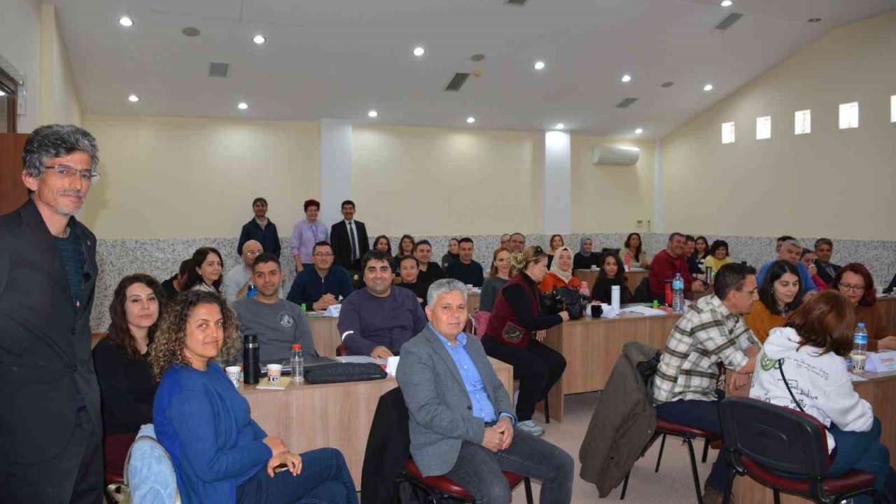 Köyceğiz’de öğretmenlere eğitim devam ediyor