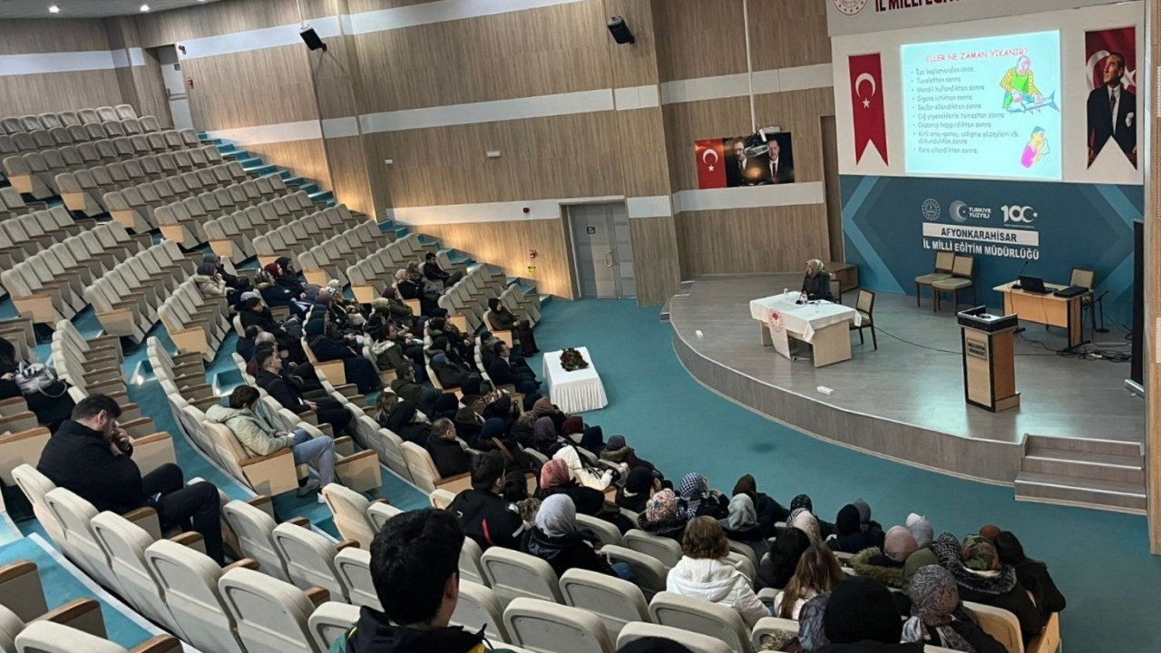 Afyonkarahisar’da okul kantin ve yemekhane çalışanlarına hijyen eğitimi verildi