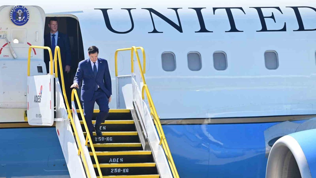 El Salvador, ABD’den sınır dışı edilen suçluları hapishanelerde tutmayı teklif etti