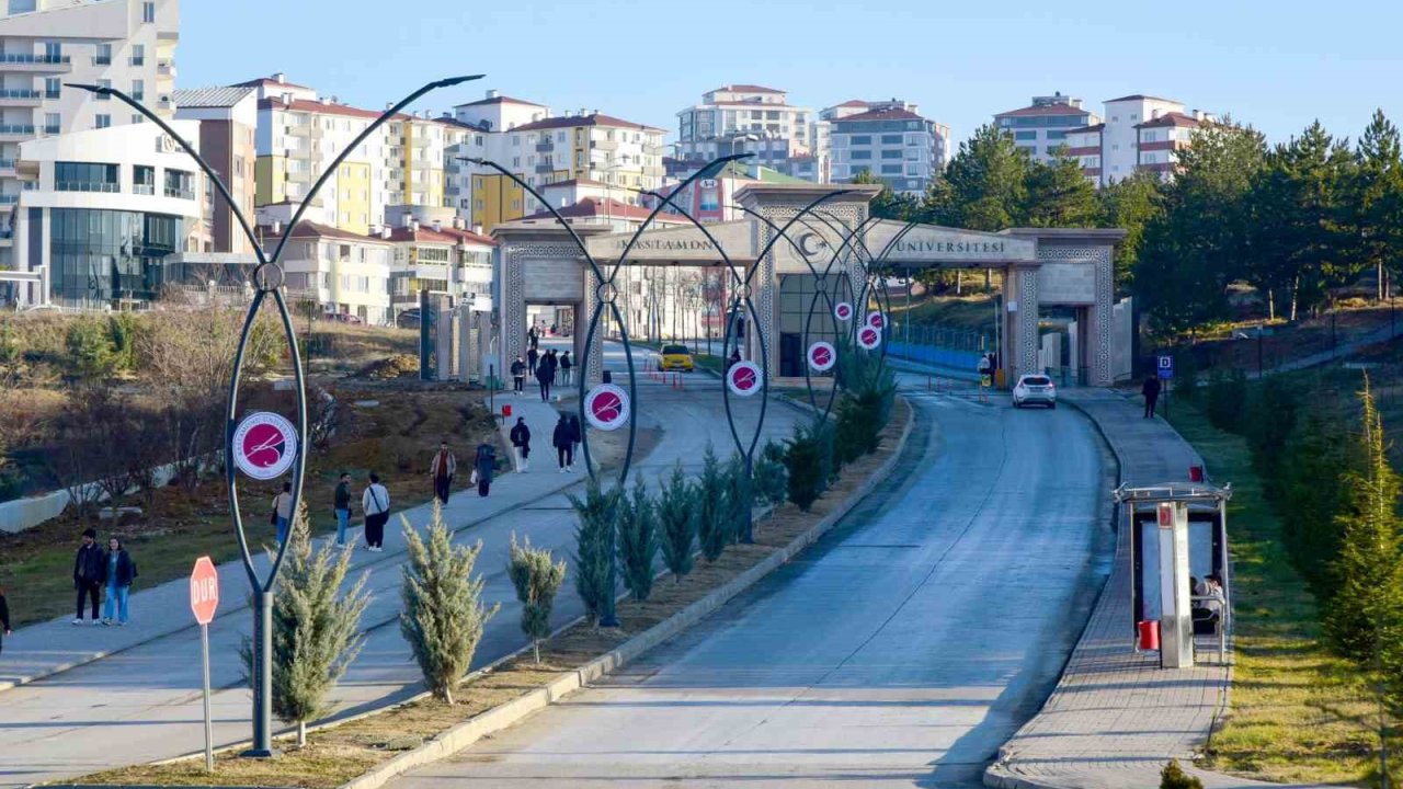 Kastamonu Üniversitesi’nde 7 program daha "Türkiye Yeterlilikler Çerçevesi" logosu aldı
