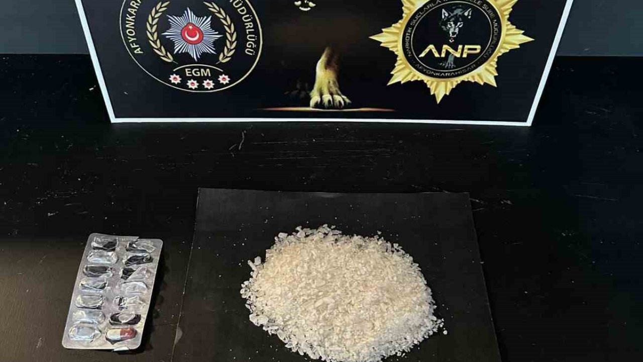 Polis düzenlediği operasyonda uyuşturucu maddeler ele geçirdi