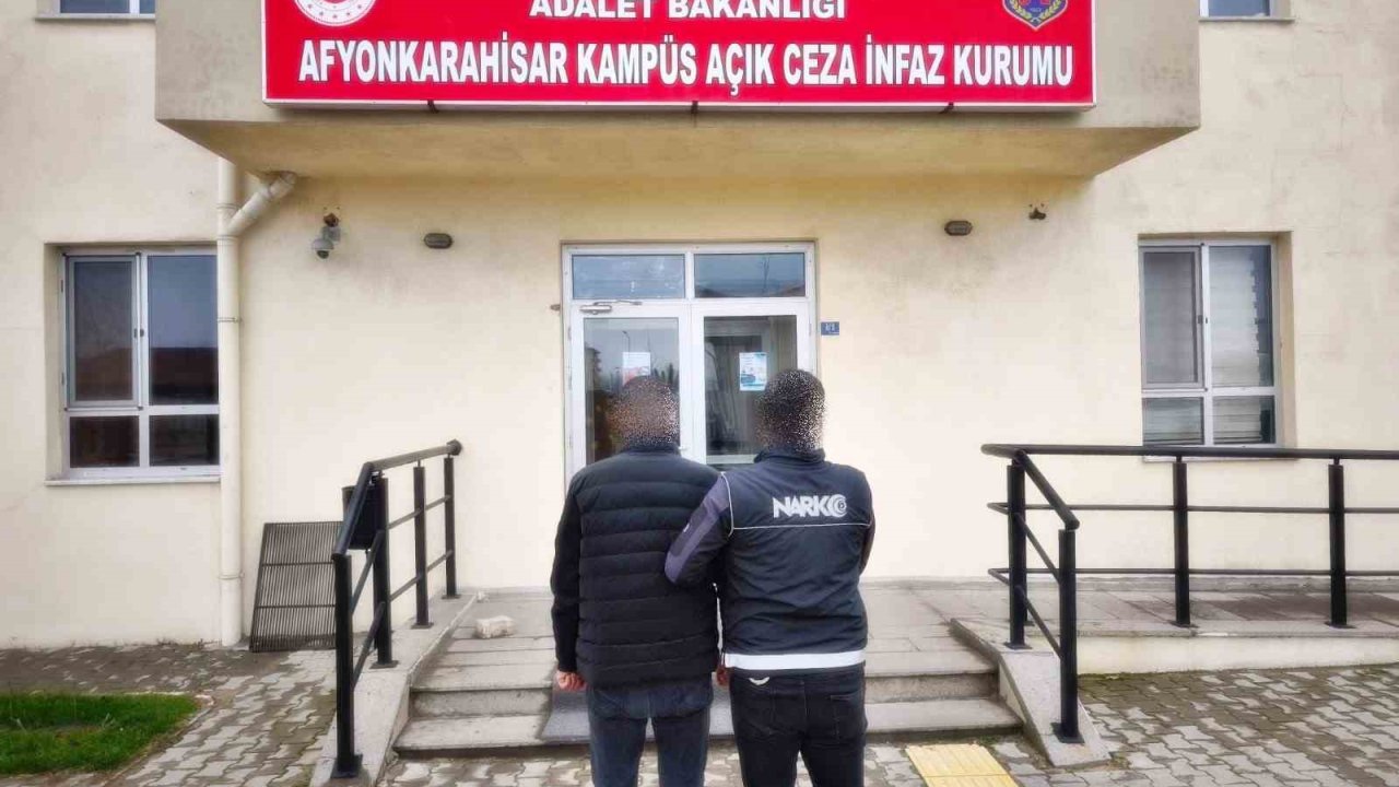 Uyuşturucu ticareti yapma suçundan aranan şahsı polis yakaladı
