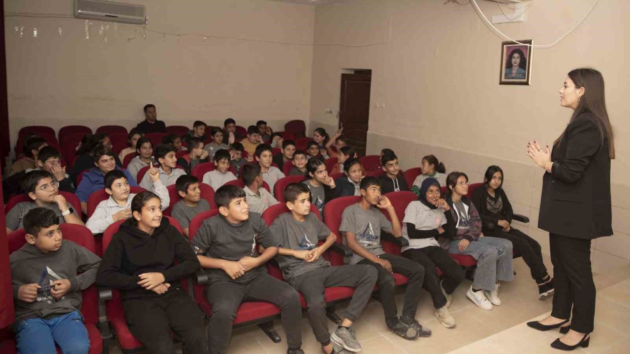 Mersin’de LGS’ye hazırlanan öğrencilere rehberlik desteği