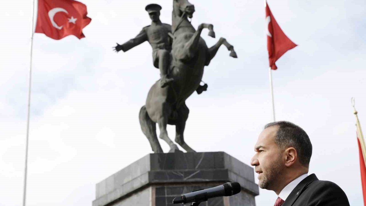 Başkan Özdemir: "Bu onurlu mirası yaşatmak ve yüceltmek en büyük görevimizdir"