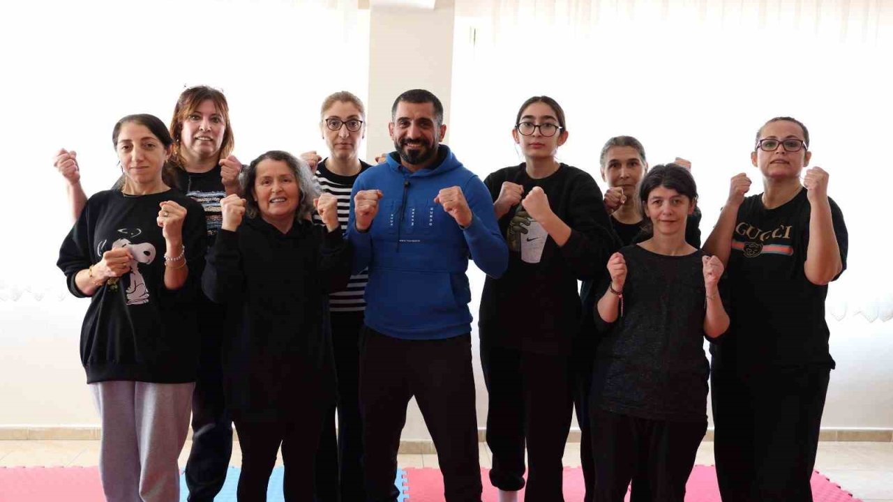 Bayraklılı kadınlar yakın savunma öğreniyor