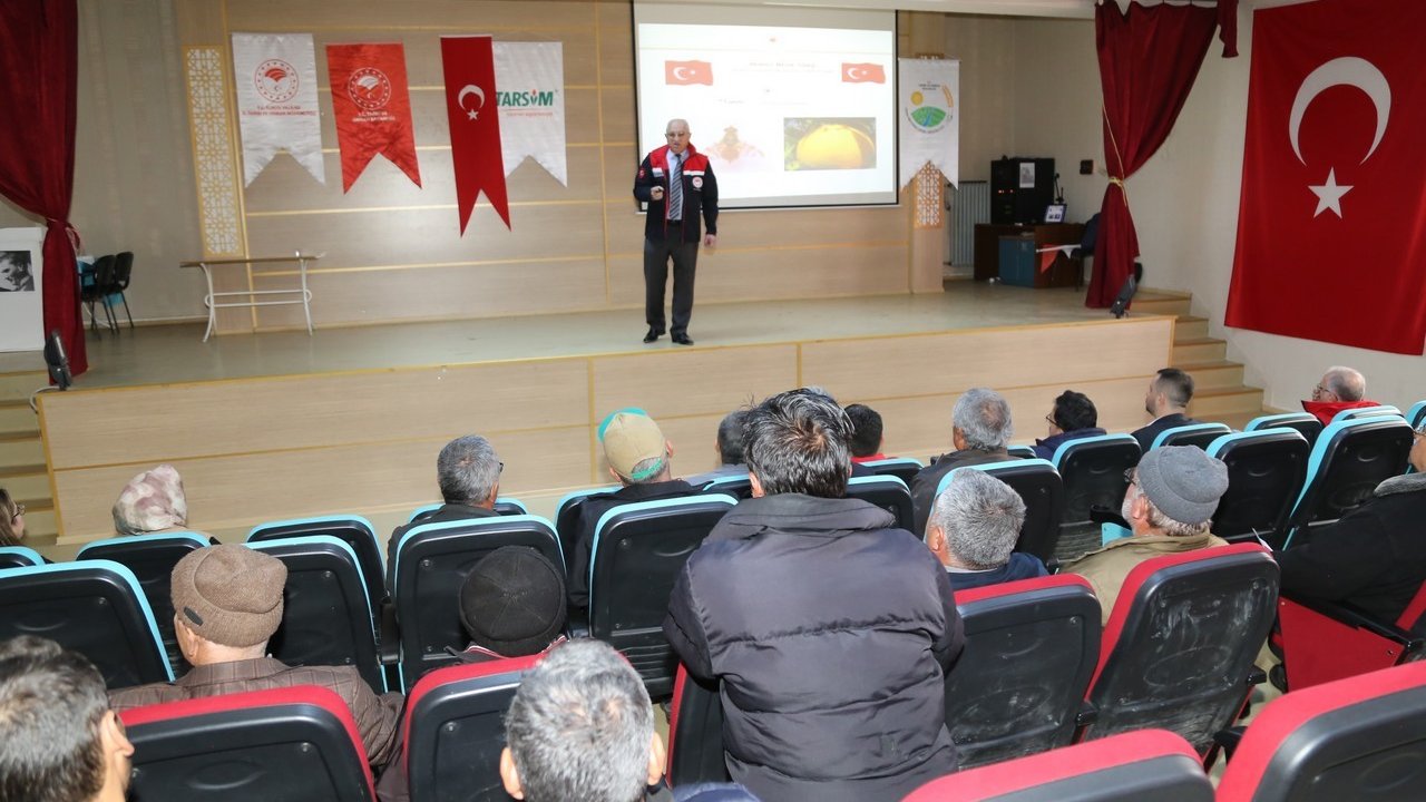 Hadim’de çiftçi eğitim toplantısı düzenlendi