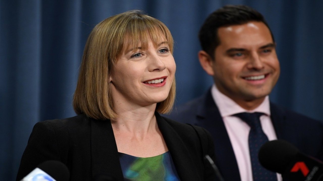 Avusturalya’da özel gezi için resmi şoförünü kullanan Bakan istifa etti