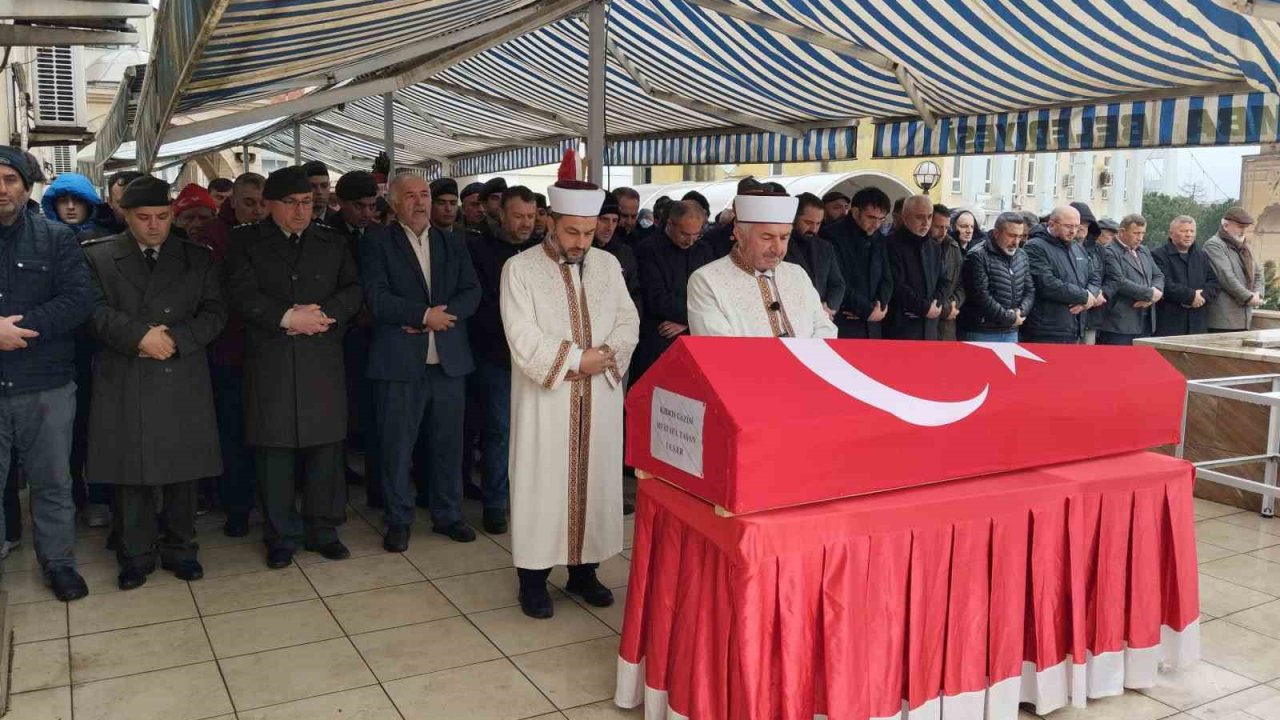 Çapa makinesine kapılan Kıbrıs gazisine son görev