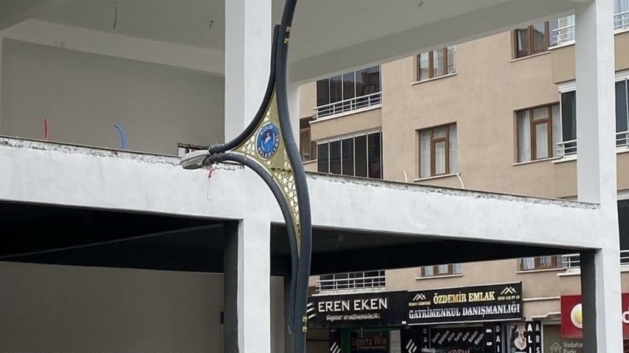 Boya ustası merdiven boşluğundan zemine düştü