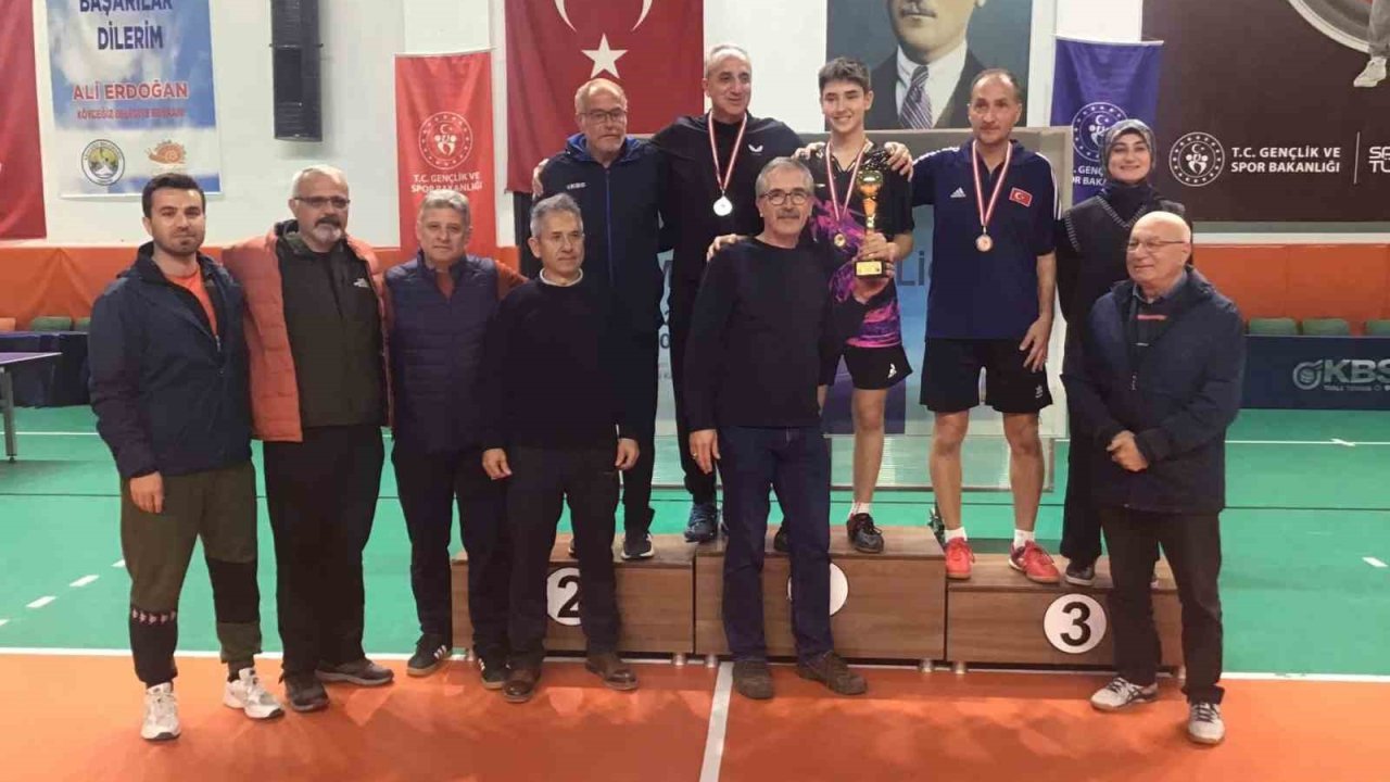 Köyceğiz’deki Masa Tenisi Ligi ödül töreni ile sona erdi