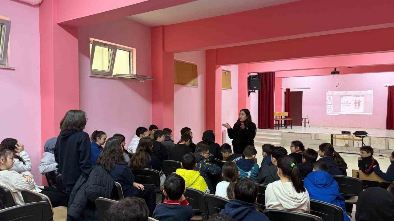 250 ortaokullu öğrencilere bilgilendirme yapıldı