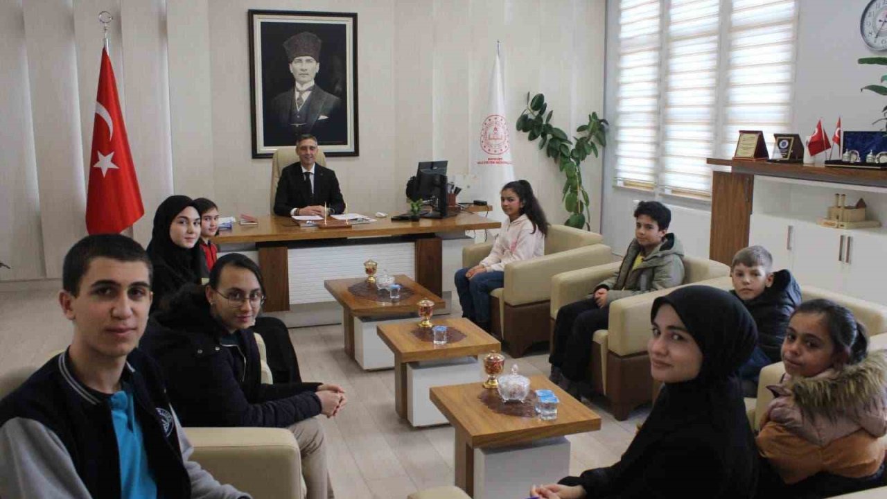 Bayburt’ta "Divanu Lügati’t Türk Deneme Yarışması" ödülleri sahiplerini buldu