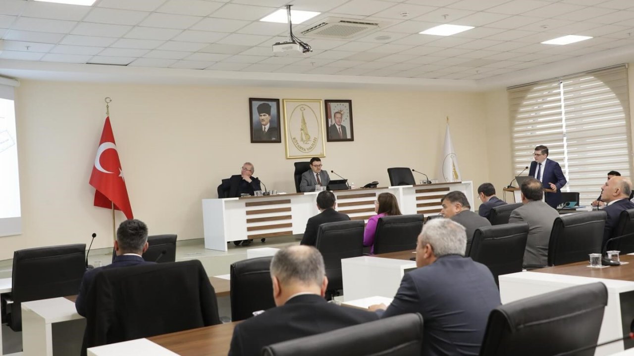 Vali Işın, "Hayvanları hapsetmeyelim, doğal yaşam alanları için projeler geliştirelim"