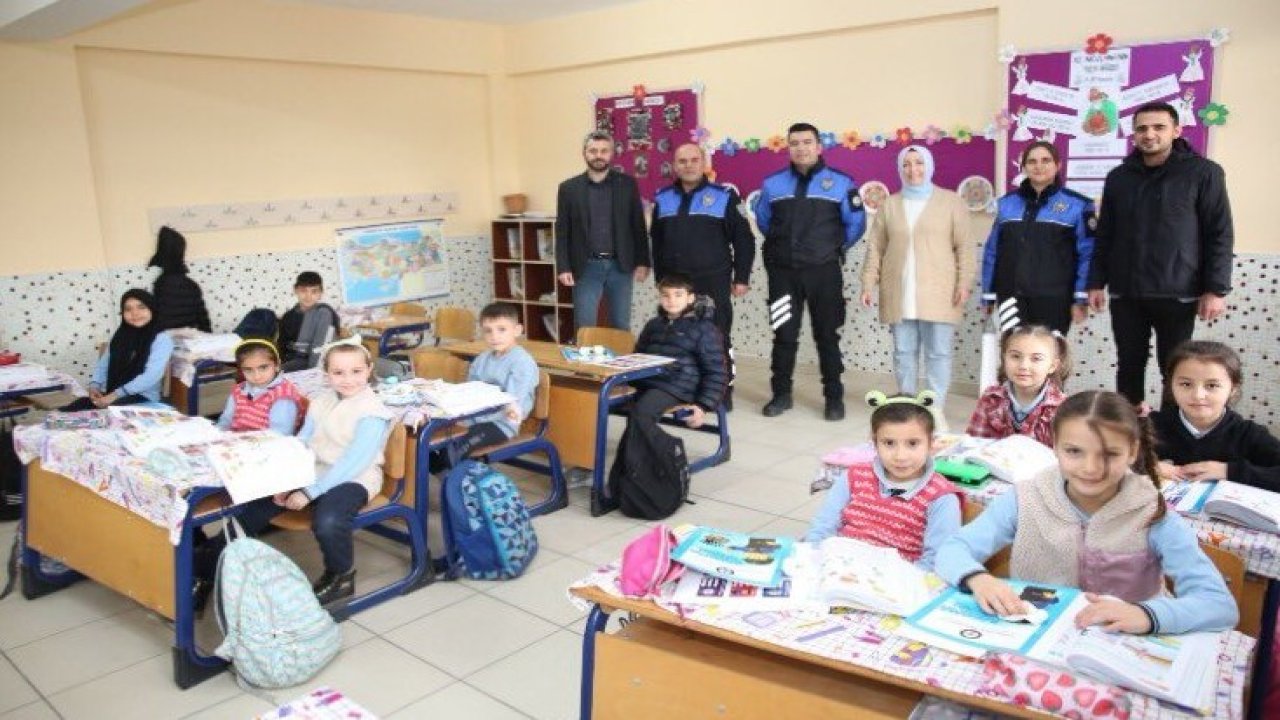 Minikler polislere unutamayacakları bir nostalji yaşattılar