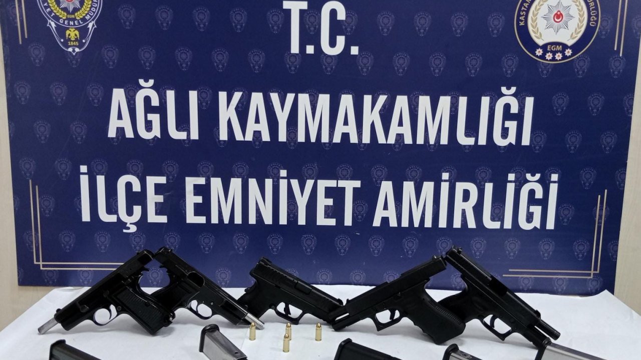 Kastamonu’da ruhsatsız tabancayla yakalanan 2 şahıs gözaltına alındı