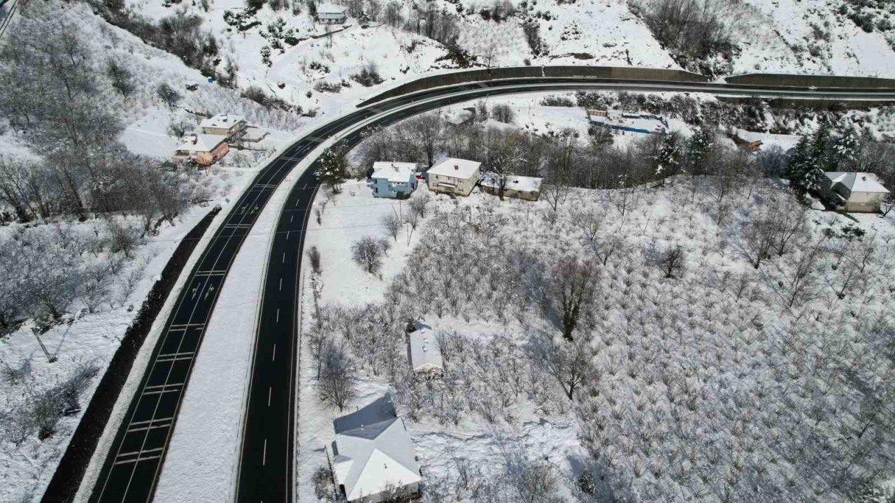 Zonguldak’ta kapalı 18 köy yolunu açma çalışmaları sürüyor
