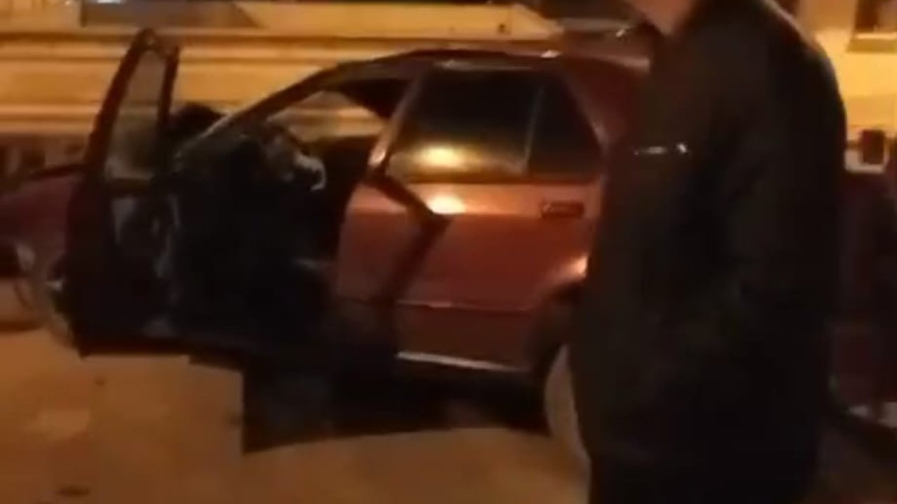 3 araca çarpan sürücü kaçtı