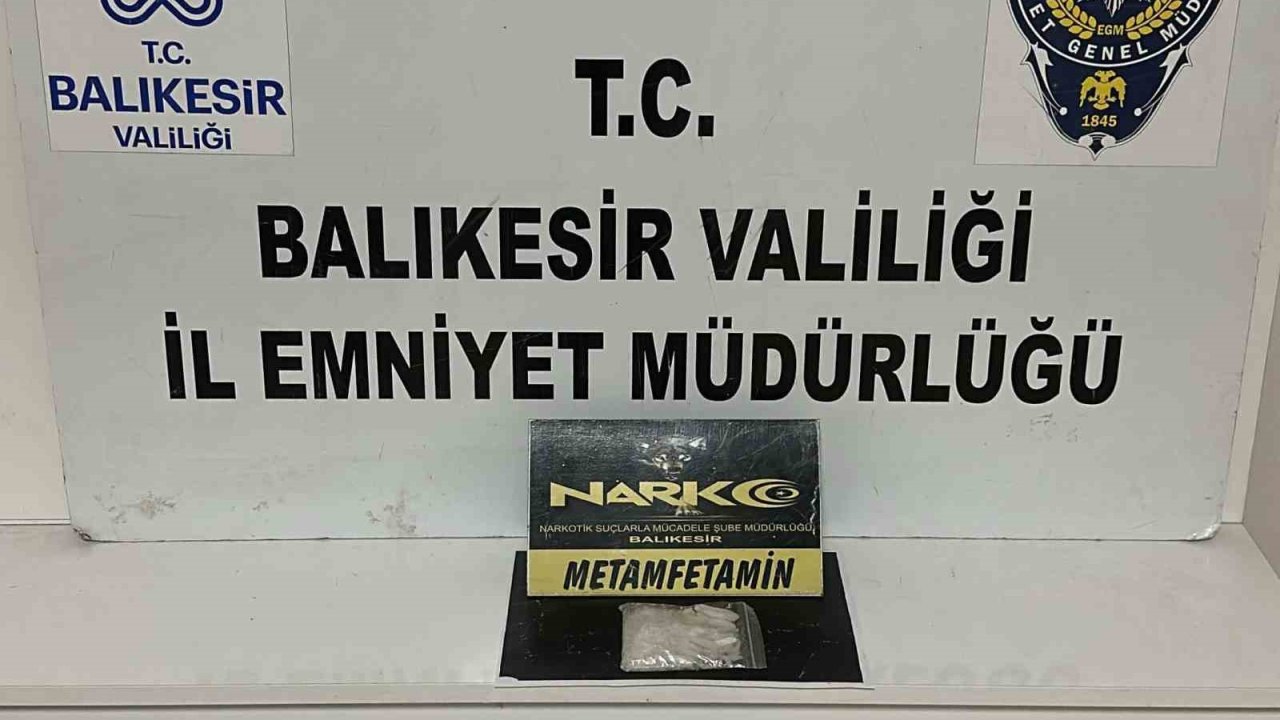 Balıkesir’de uyuşturucu taciri 2 kişi yakalandı