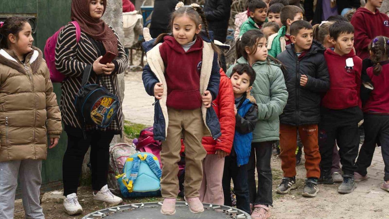 Şehitkamil’den köy okullarında çocuk şenliği