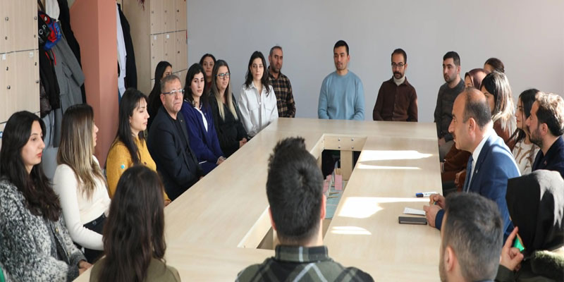 Kars Valisi Ziya Polat, 30 Ekim TOKİ Ortaokulu Öğretmenleriyle Bir Araya Geldi