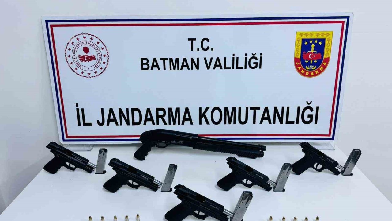 Batman’da bir adrese yapılan aramada silah ve mermi ele geçirildi