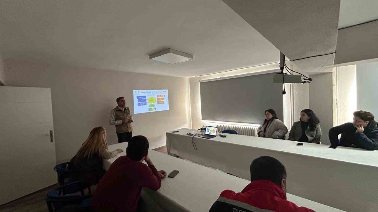 Karpuzlu ve Yenipazar’da üreticiler tarım sigortaları hakkında bilgilendirildi