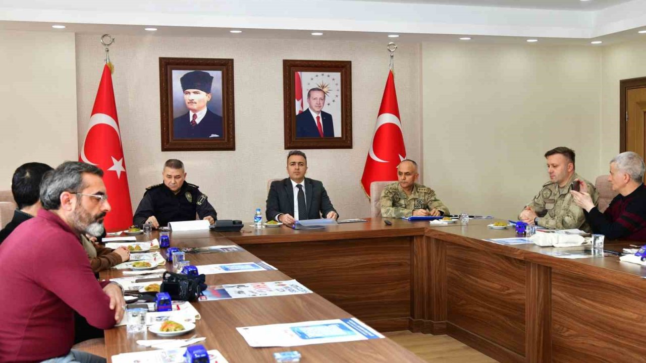 Ardahan’da "Kapı Kapı Jandarma projesi" ile hayvan hırsızlıklarını önleme çalışmaları sürüyor