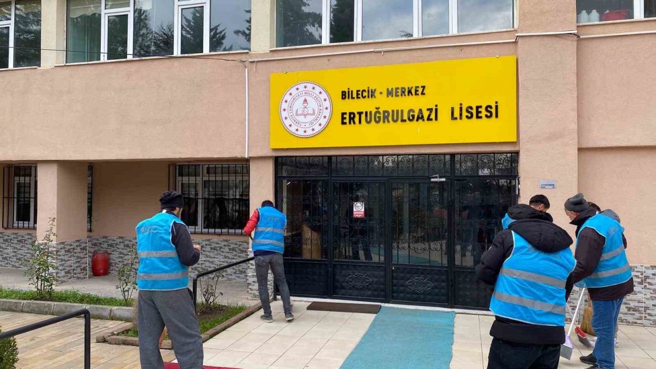 Yükümlülerden okullarda temizlik ve bakım çalışmaları
