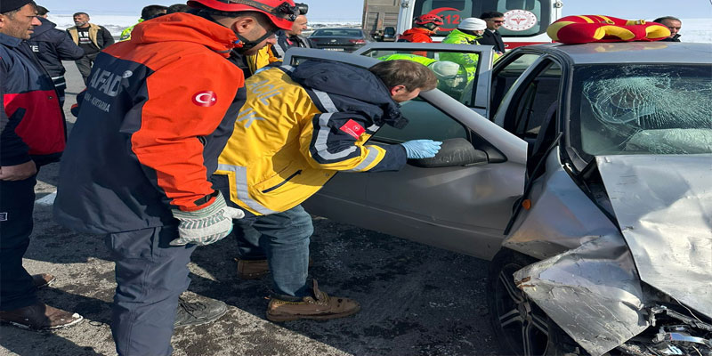 Kars'ta kaza 9 yaralı var!