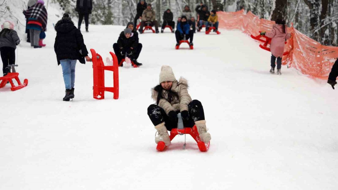 İğne atsan yere düşmez: 7’den 70’e herkes oradaydı
