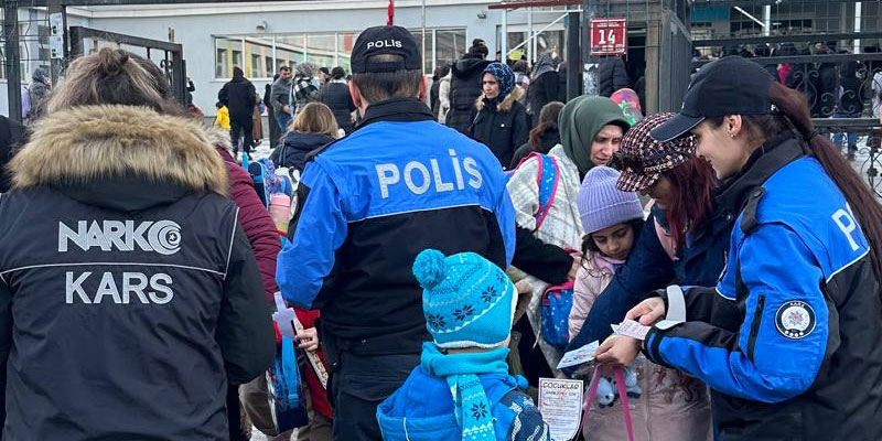 Kars’ta Öğrencilere Güvenlik ve Asayiş Semineri Düzenlendi