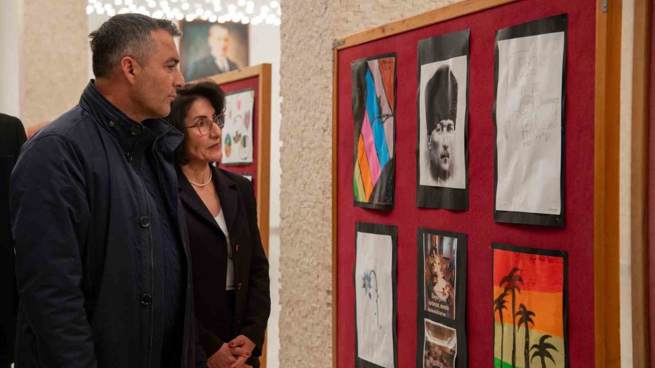 Manavgat’ta depremzede çocukların eserleri sergilendi