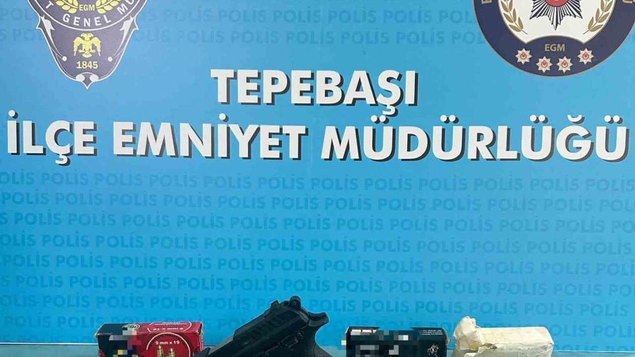 Polis ekipleri 2 tabanca ve 158 fişek ele geçirdi