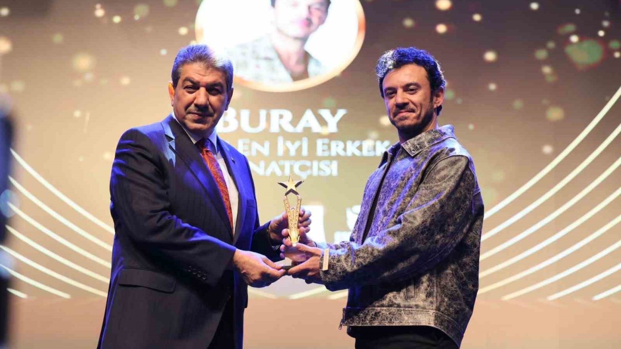 Esenler’de "Radyonun Yıldızları" ödülleri sahiplerini buldu