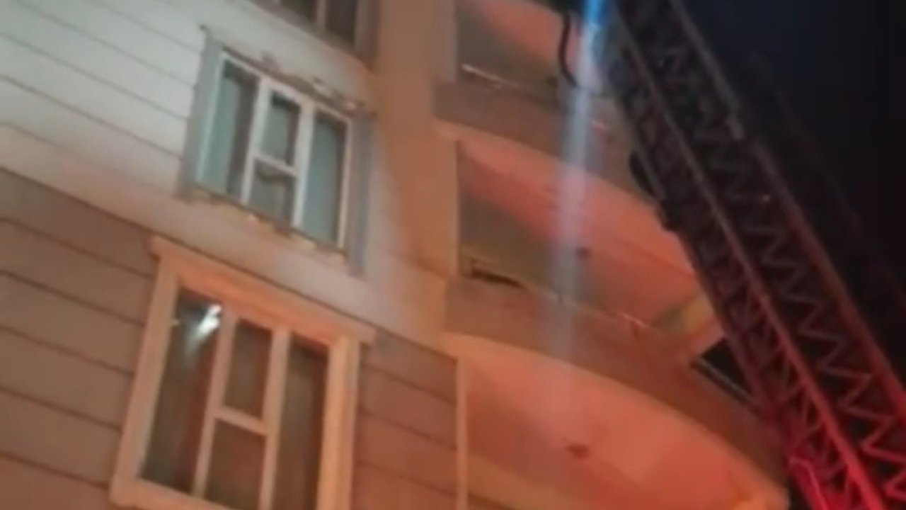 Siirt’te 10 katlı binada yangın: 20 kişi dumandan etkilendi