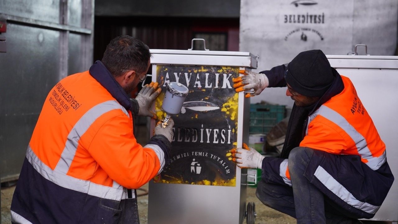 Ayvalık Belediyesi, öz kaynaklarıyla konteyner üretiyor