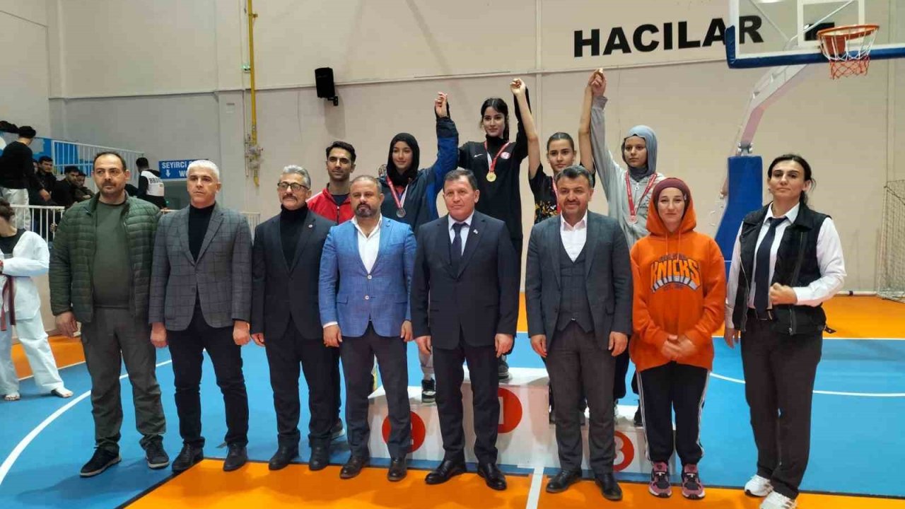 Kayseri’de Okullar Taekwondo Şampiyonası yapıldı