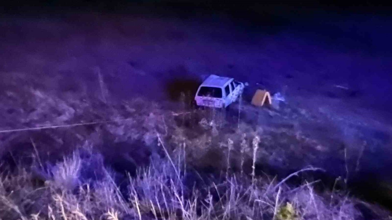 Kütahya’da otomobil şarampole uçtu: 3 yaralı