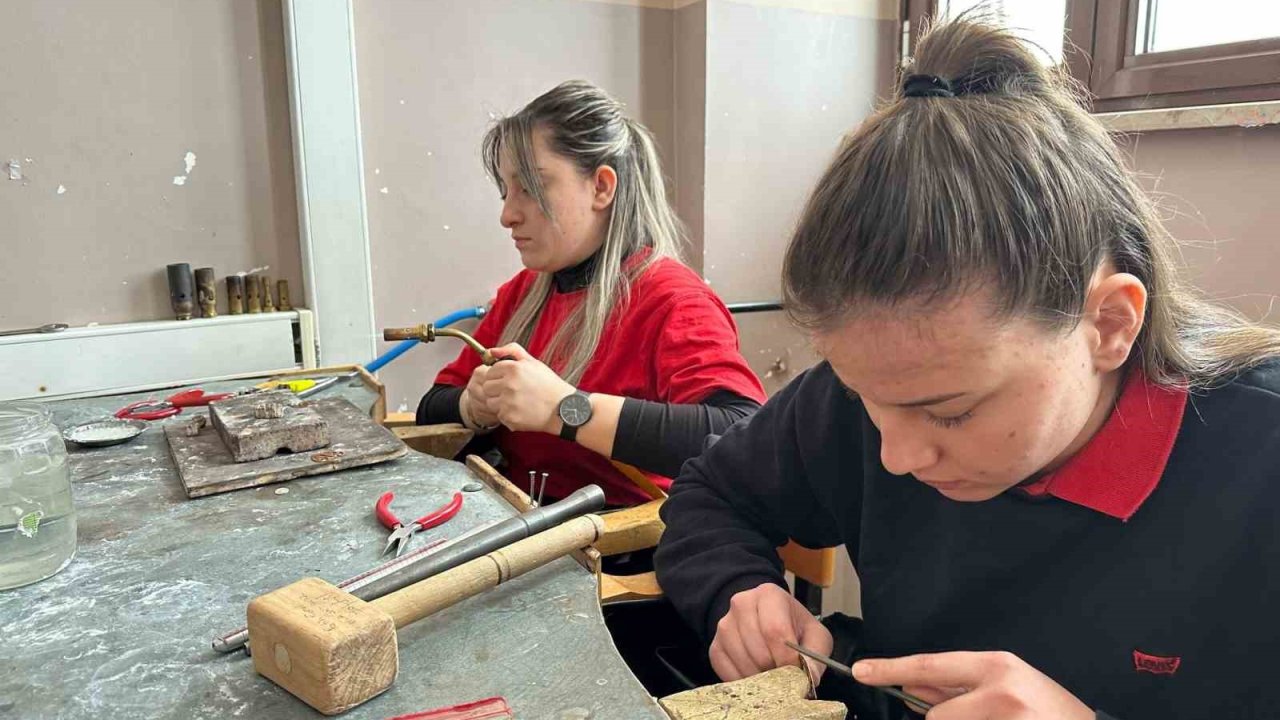 Meslek lisesinin ‘Altın kızları’