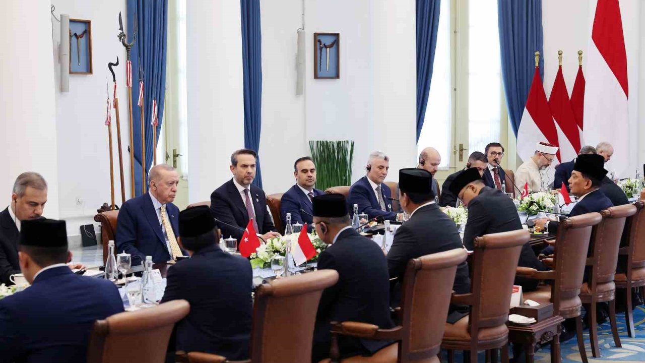 Cumhurbaşkanı Erdoğan, Endonezya’da Yüksek Düzeyli Stratejik İşbirliği Konseyi İlk Toplantısı’na katıldı