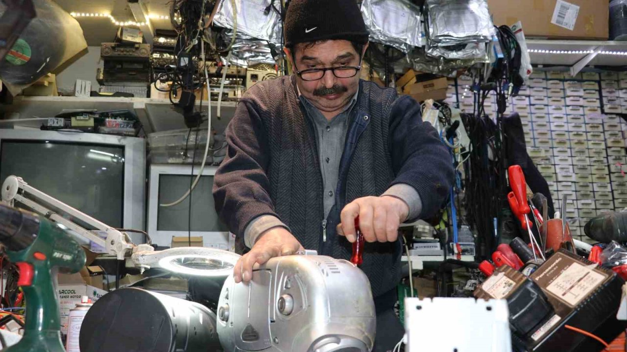 Modern çağa yenik düşen radyolar, doğal afetlerde hayat kurtarabilir