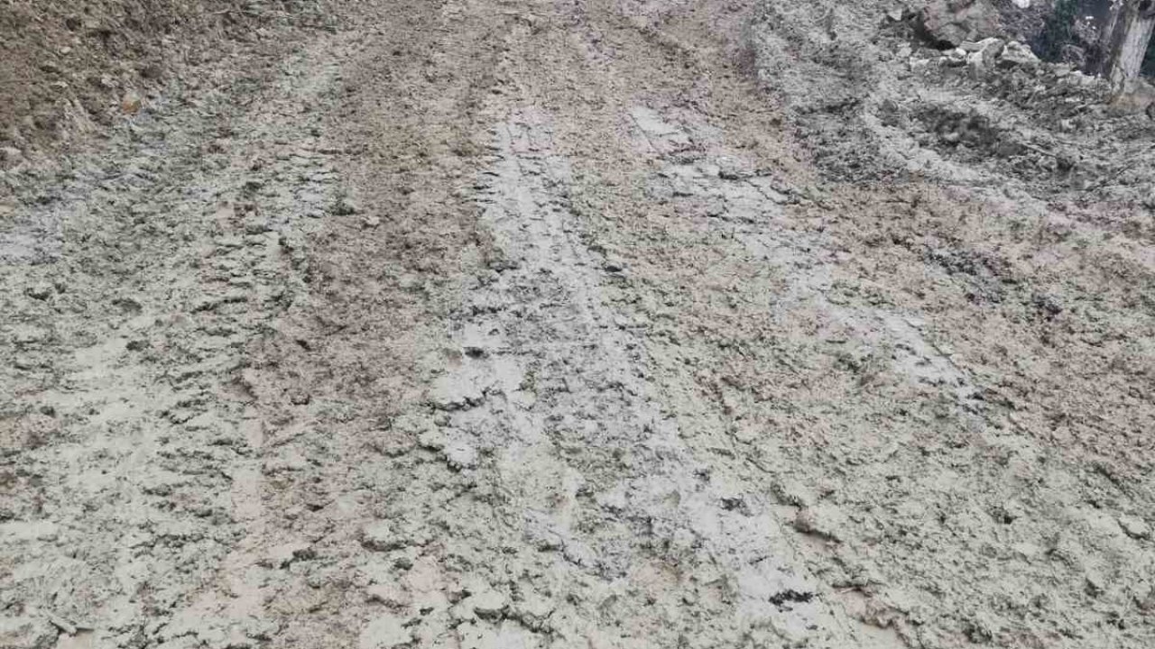 Türkeli’de heyelan nedeniyle kapanan yol ulaşıma açıldı